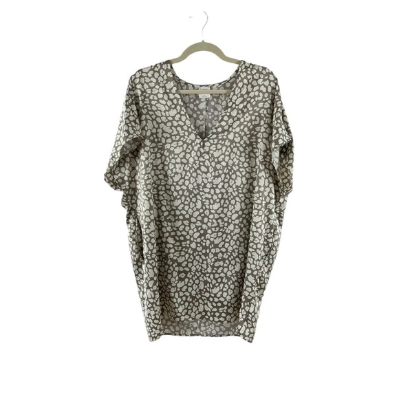 By Together Taupe and White Patterned Blouse - Picture 10 of 10